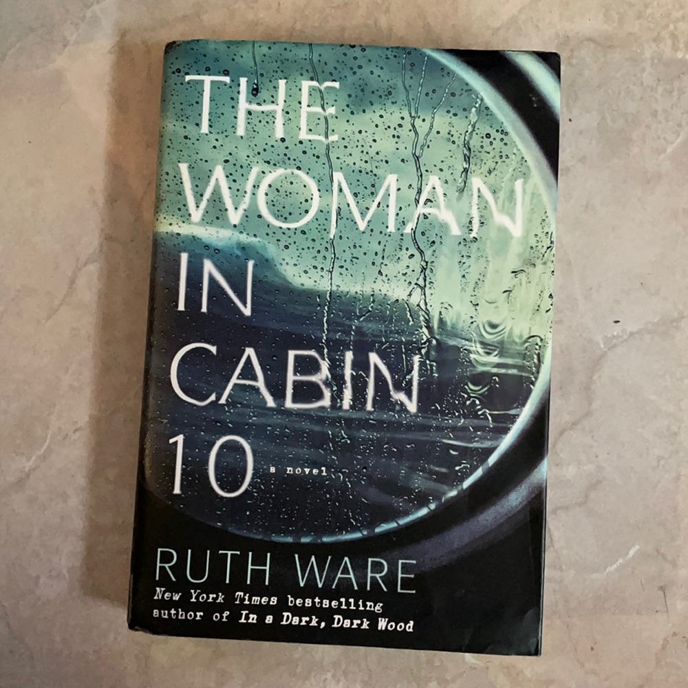 The woman in the cabin 10 | Book